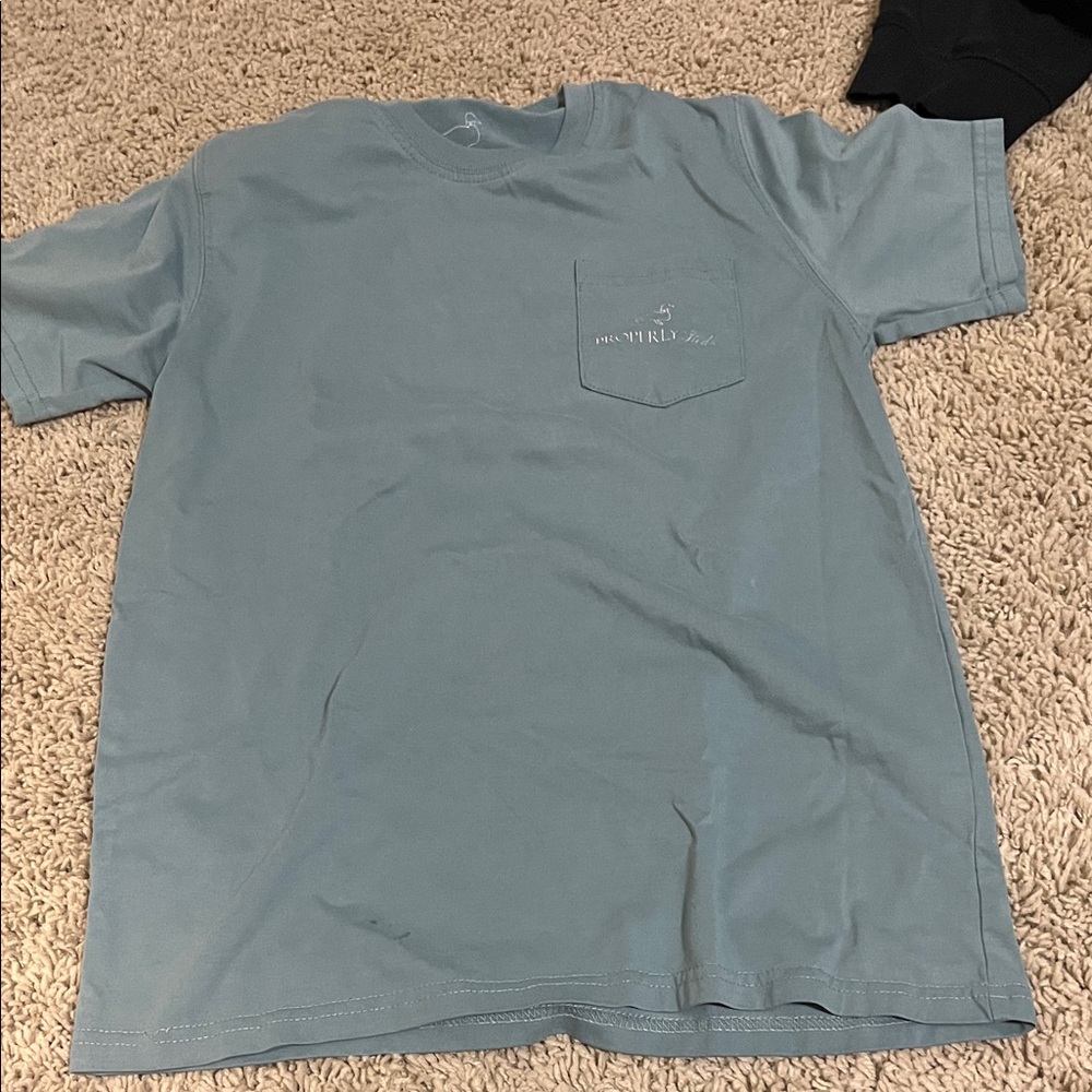 properly tied t shirt amazing condition no damage!